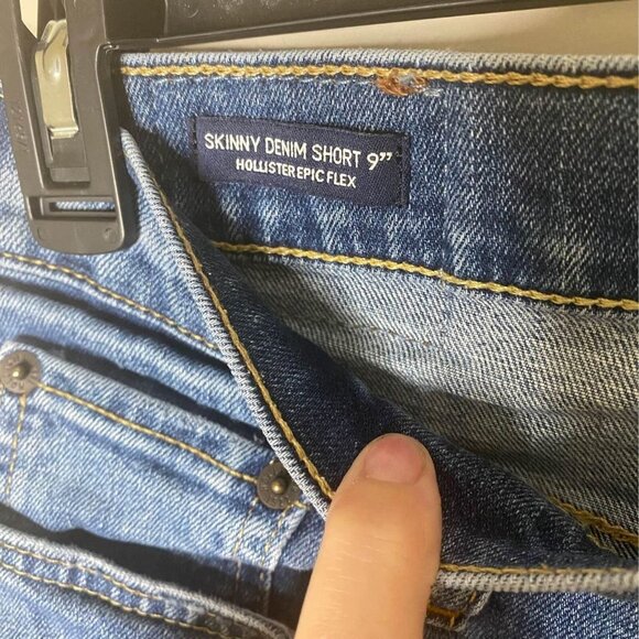 Hollister Women's Size 31 Epic Flex‎ 9" Distressed Skinny Denim Jean Shorts - Picture 4 of 7